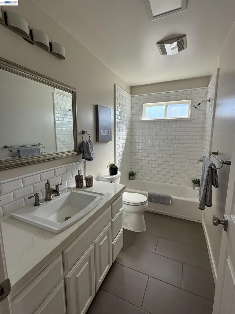 3933 Midvale Avenue Oakland CA 94602
