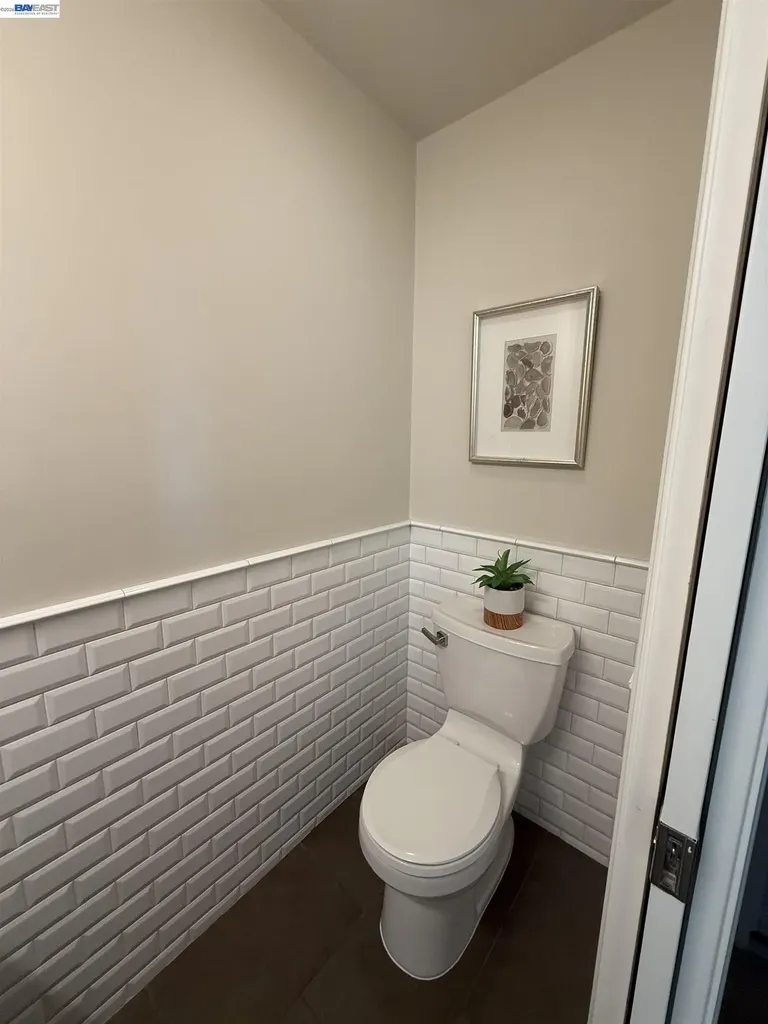 3933 Midvale Avenue Oakland CA 94602
