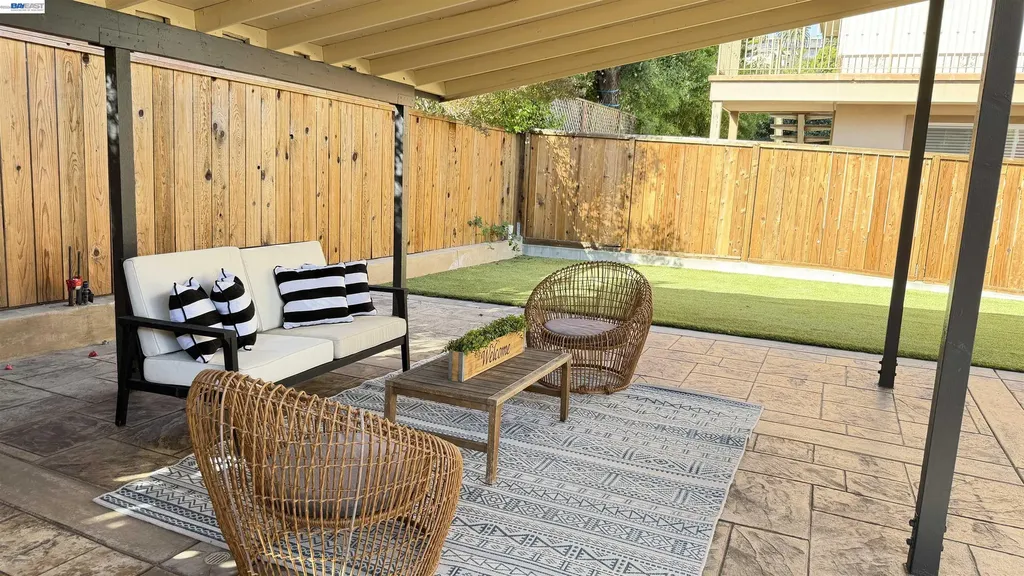 3933 Midvale Avenue Oakland CA 94602