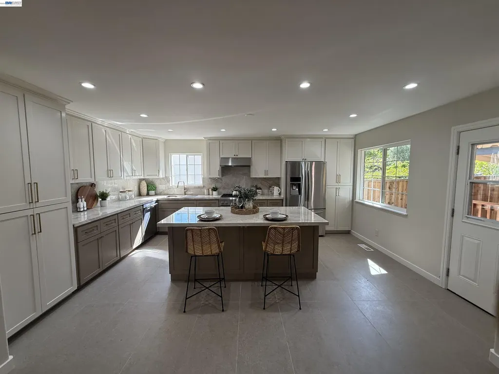 3933 Midvale Avenue Oakland CA 94602