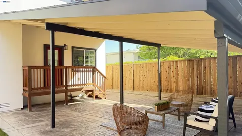 3933 Midvale Avenue Oakland CA 94602
