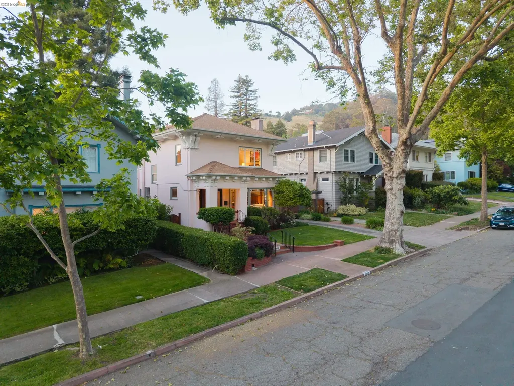2909 Forest Avenue Berkeley CA 94705