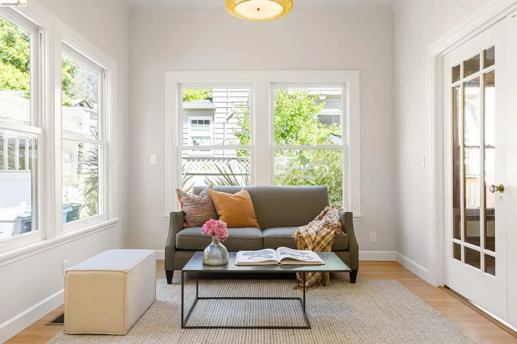 2909 Forest Avenue Berkeley CA 94705