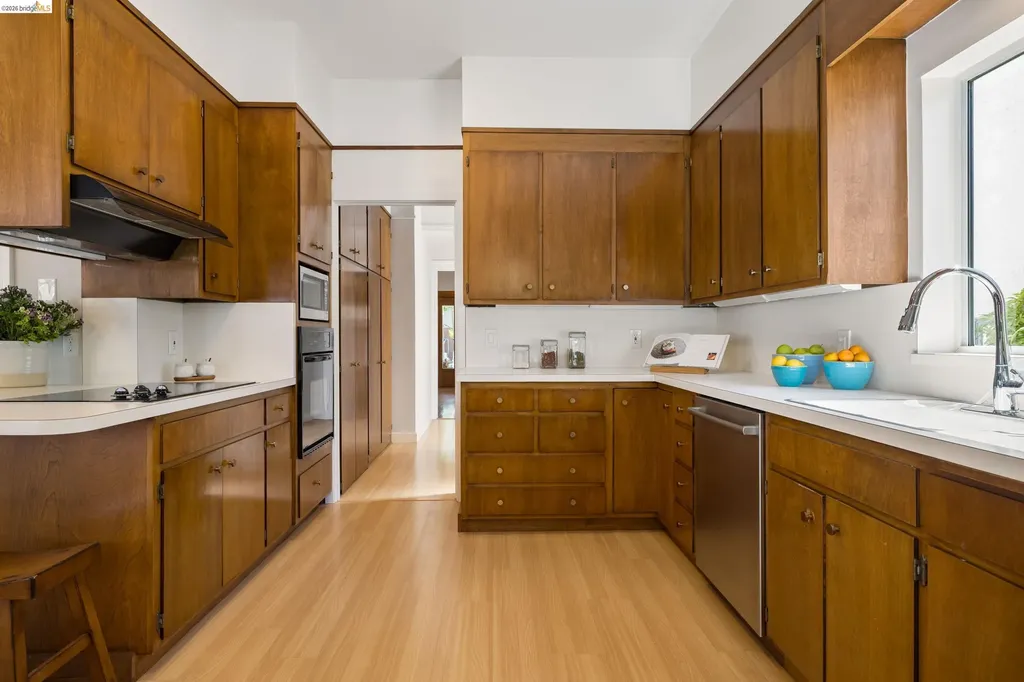 2909 Forest Avenue Berkeley CA 94705