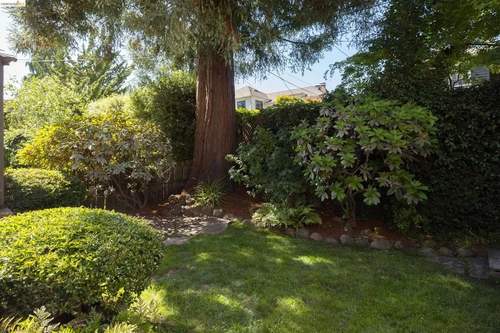 2909 Forest Avenue Berkeley CA 94705