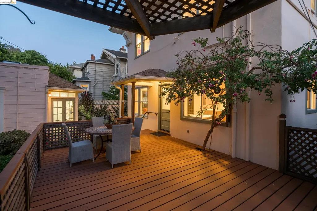 2909 Forest Avenue Berkeley CA 94705