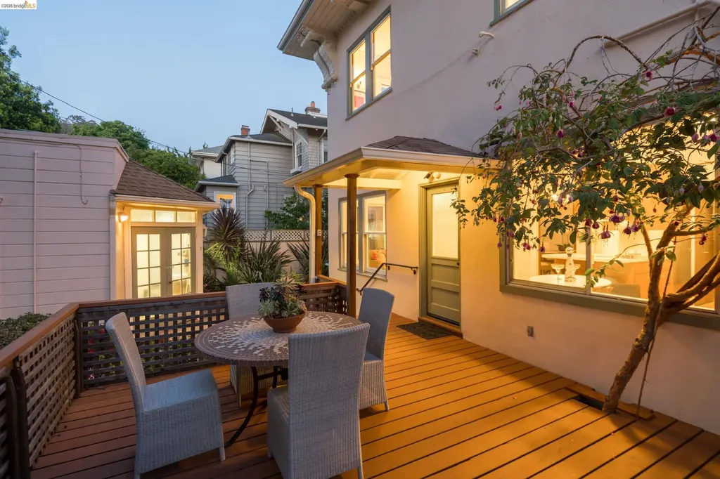 2909 Forest Avenue Berkeley CA 94705
