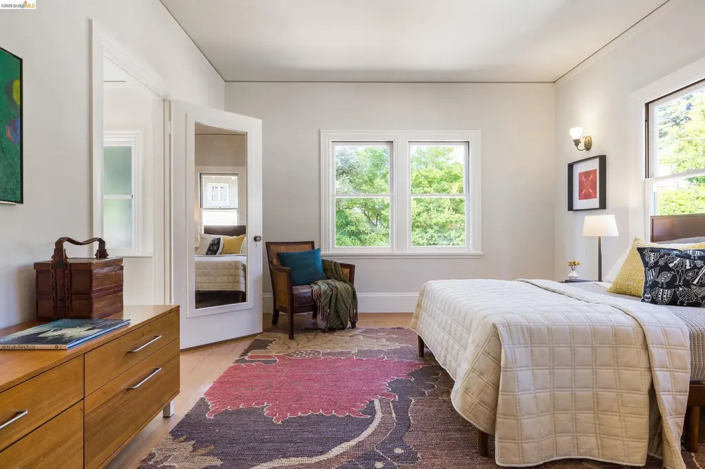 2909 Forest Avenue Berkeley CA 94705