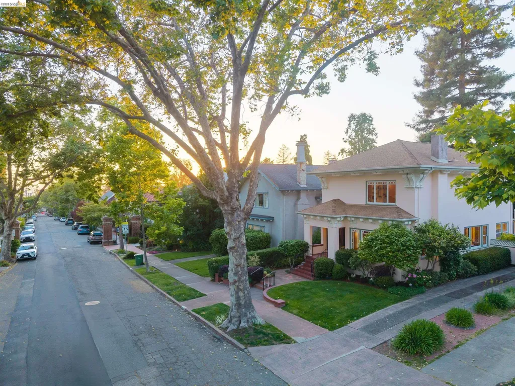 2909 Forest Avenue Berkeley CA 94705