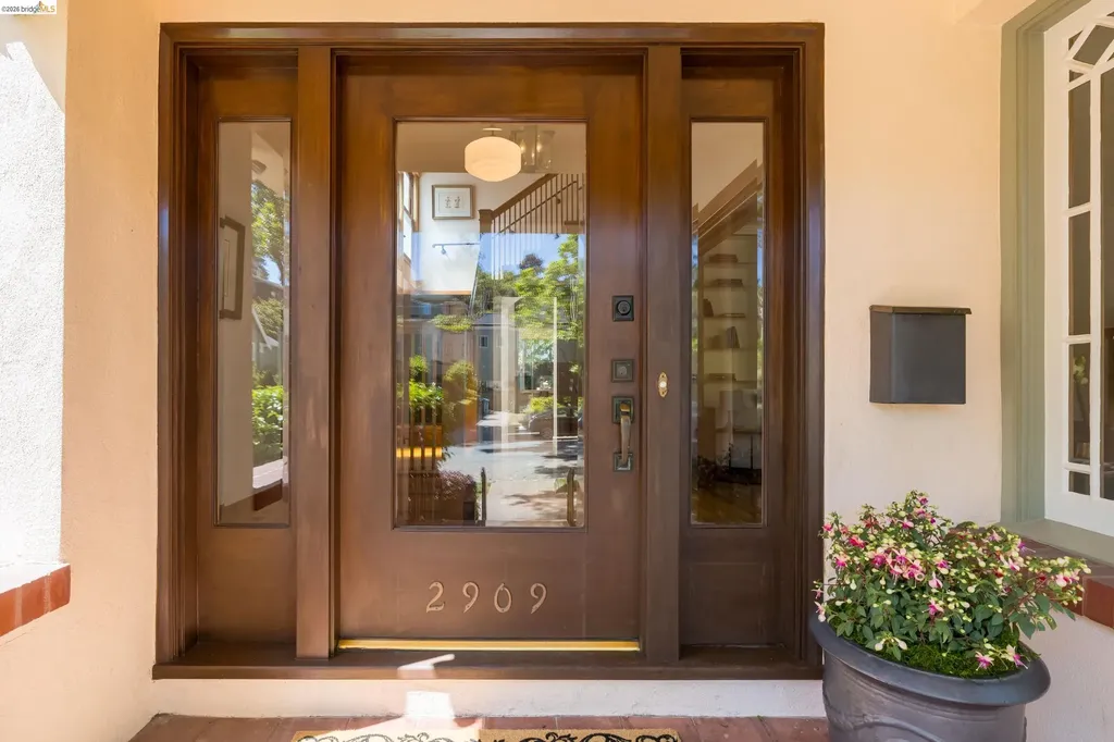 2909 Forest Avenue Berkeley CA 94705