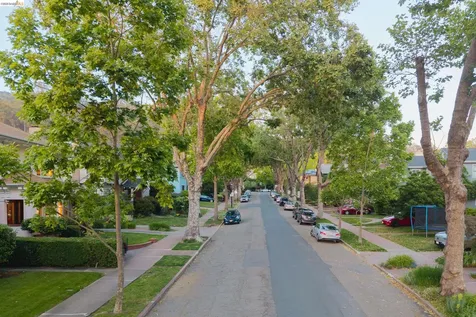 2909 Forest Avenue Berkeley CA 94705