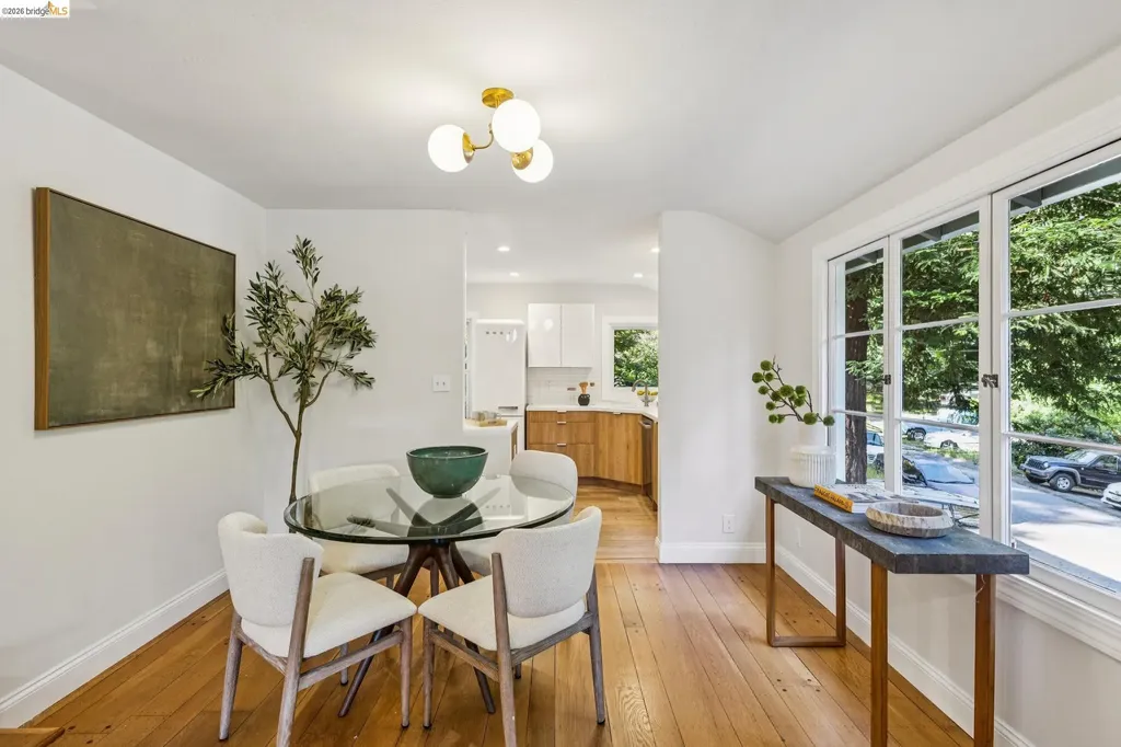 6465 Pinehaven Road Oakland CA 94611