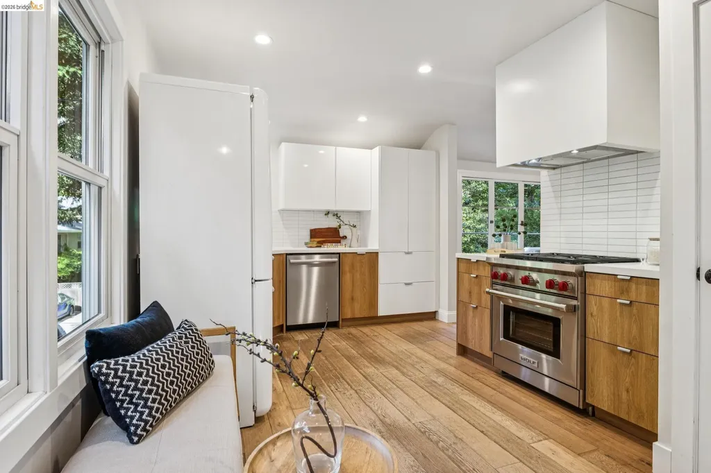 6465 Pinehaven Road Oakland CA 94611