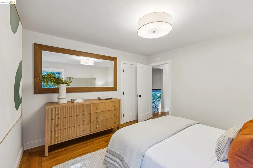 6465 Pinehaven Road Oakland CA 94611