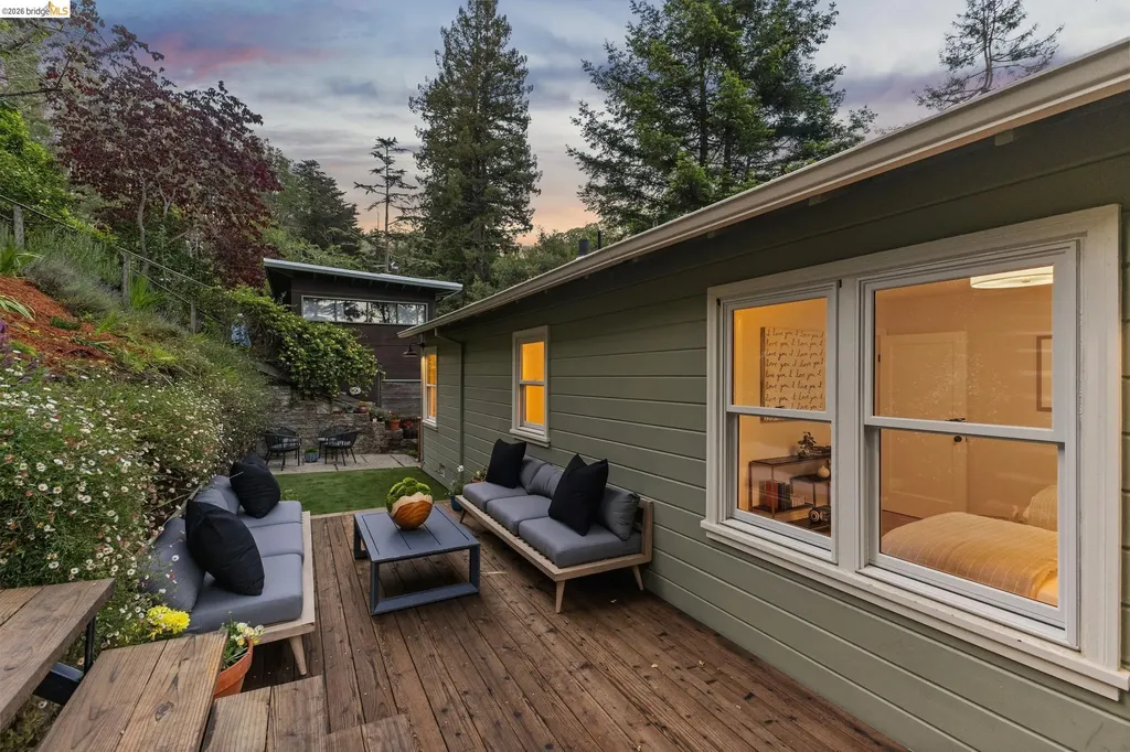 6465 Pinehaven Road Oakland CA 94611