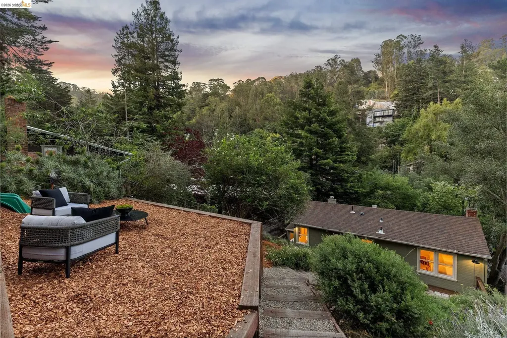 6465 Pinehaven Road Oakland CA 94611