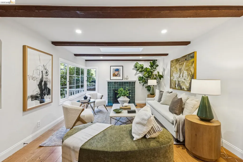 6465 Pinehaven Road Oakland CA 94611