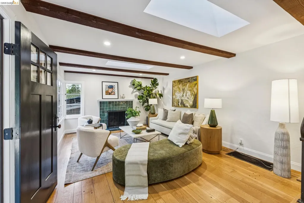 6465 Pinehaven Road Oakland CA 94611