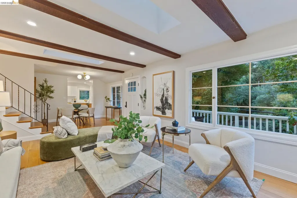 6465 Pinehaven Road Oakland CA 94611
