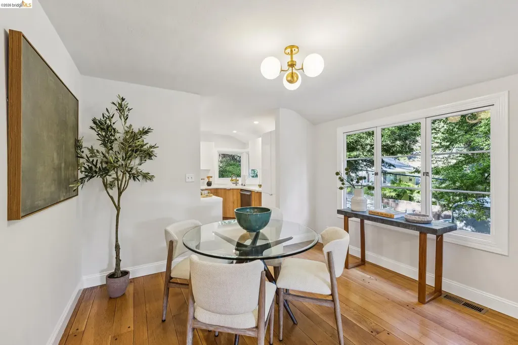 6465 Pinehaven Road Oakland CA 94611