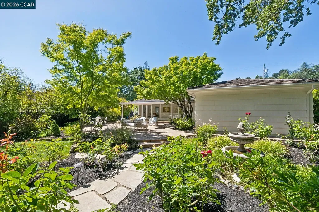 4 Crest Road Lafayette CA 94549