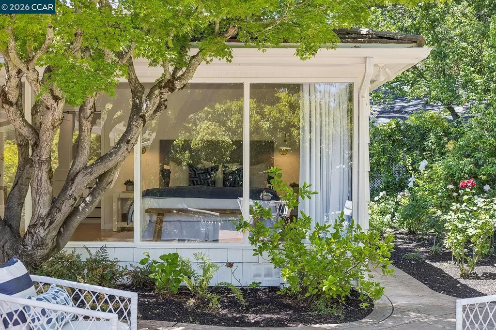 4 Crest Road Lafayette CA 94549