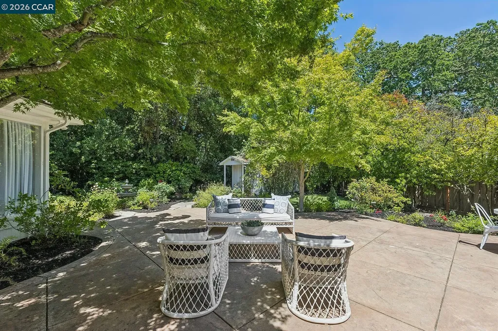 4 Crest Road Lafayette CA 94549