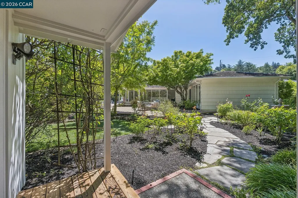4 Crest Road Lafayette CA 94549