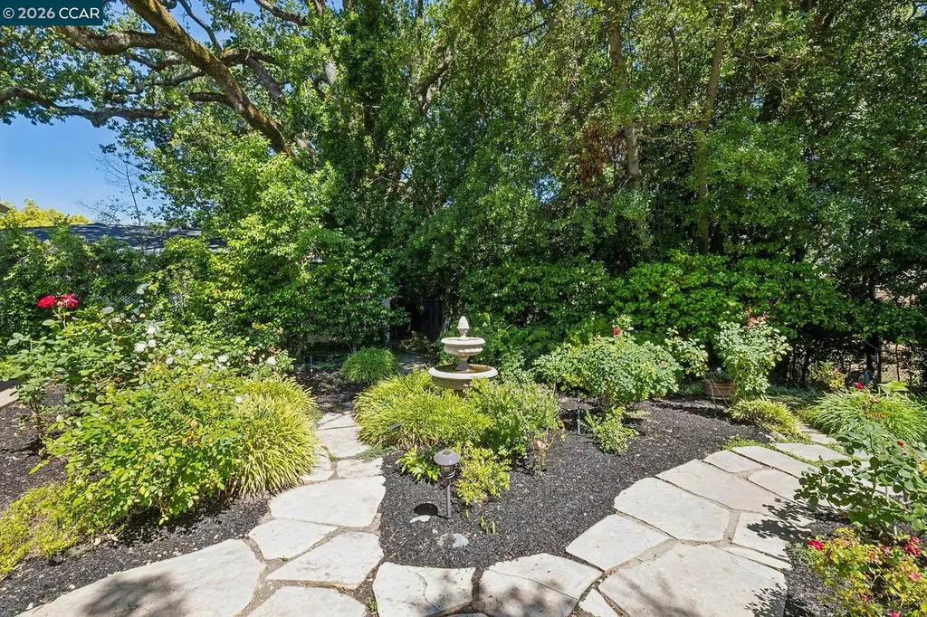 4 Crest Road Lafayette CA 94549
