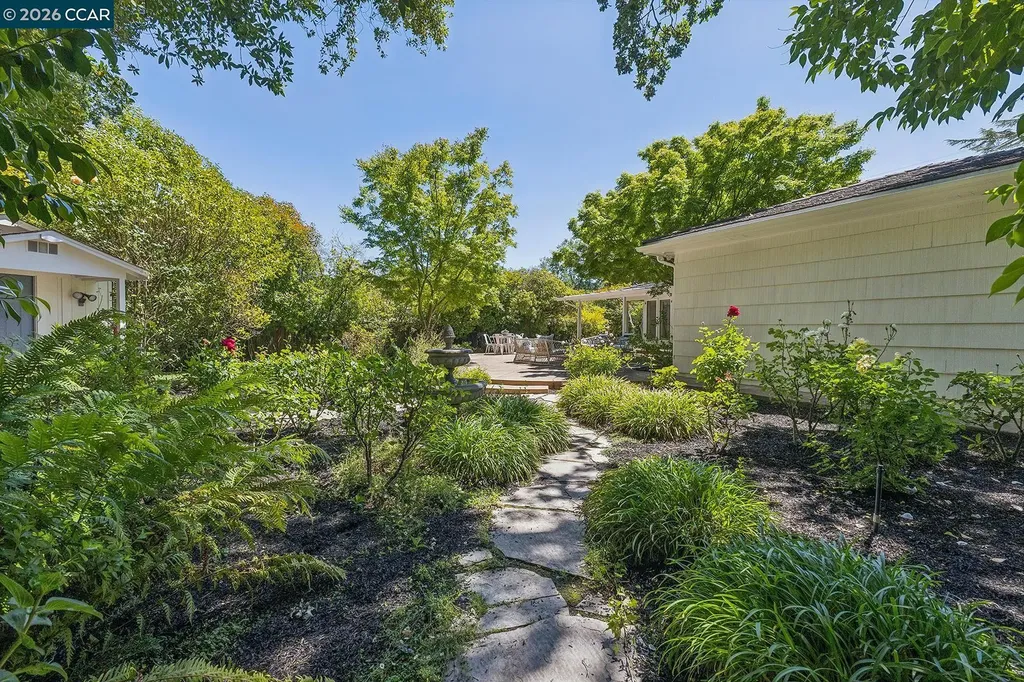4 Crest Road Lafayette CA 94549