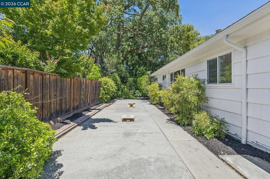 4 Crest Road Lafayette CA 94549
