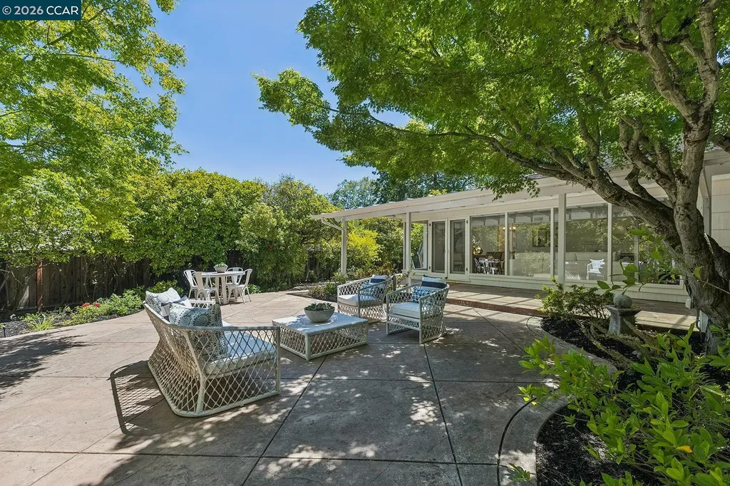 4 Crest Road Lafayette CA 94549