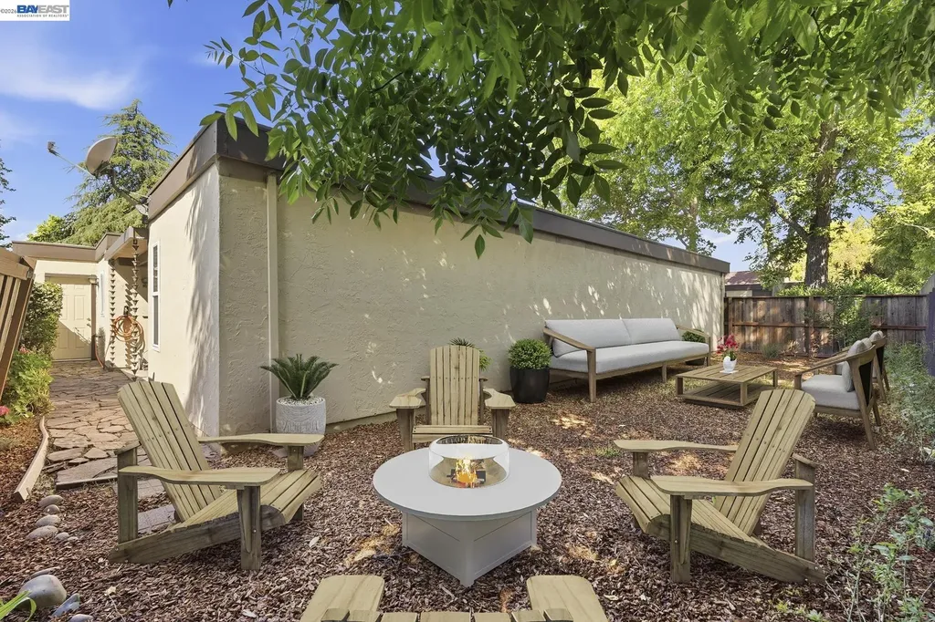 165 Fairoaks Drive Vacaville CA 95688
