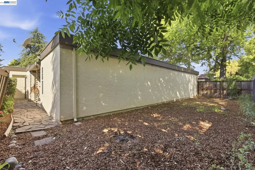 165 Fairoaks Drive Vacaville CA 95688