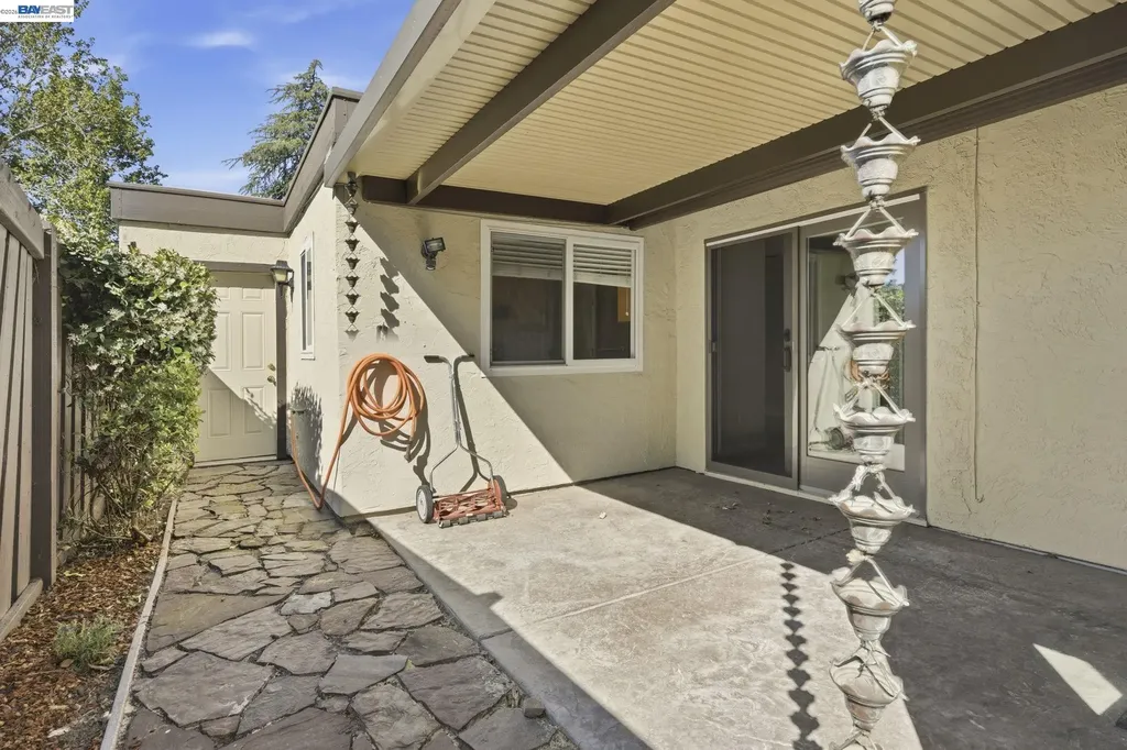 165 Fairoaks Drive Vacaville CA 95688