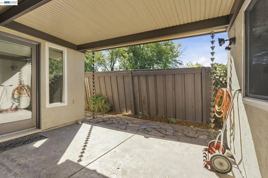 165 Fairoaks Drive Vacaville CA 95688