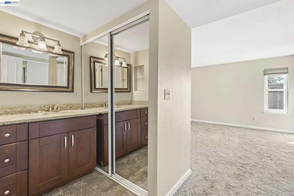 165 Fairoaks Drive Vacaville CA 95688