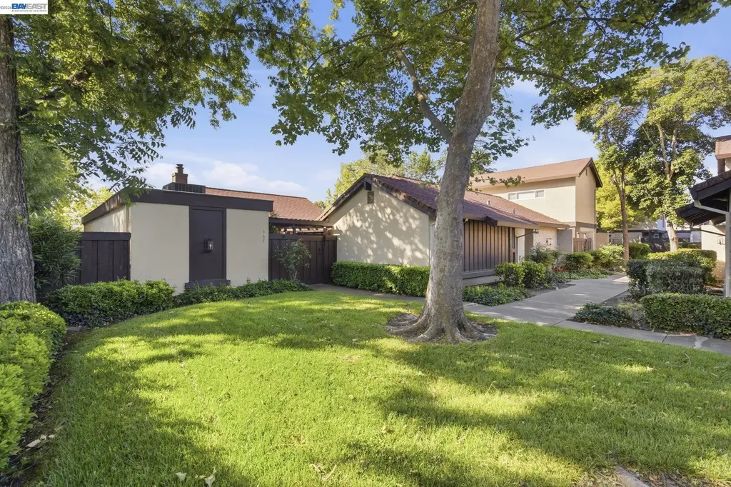165 Fairoaks Drive Vacaville CA 95688