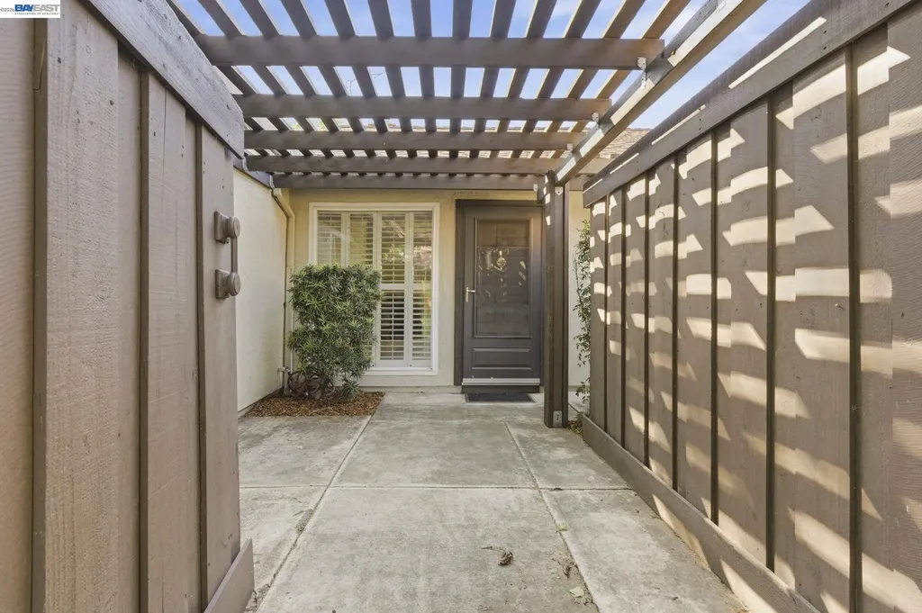 165 Fairoaks Drive Vacaville CA 95688