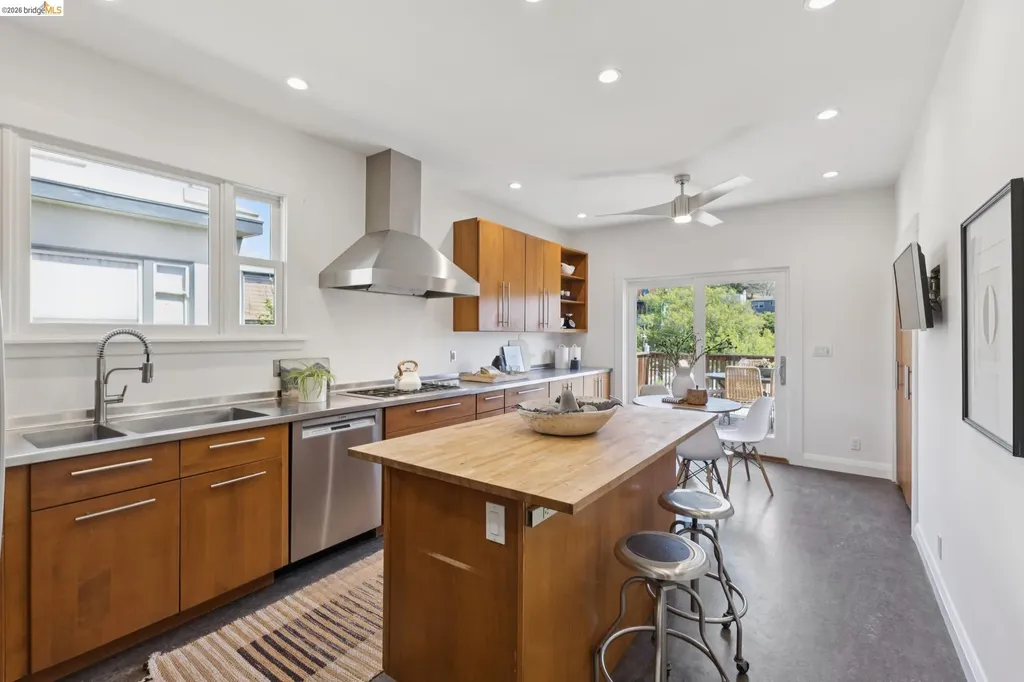 699 Arimo Avenue Oakland CA 94610