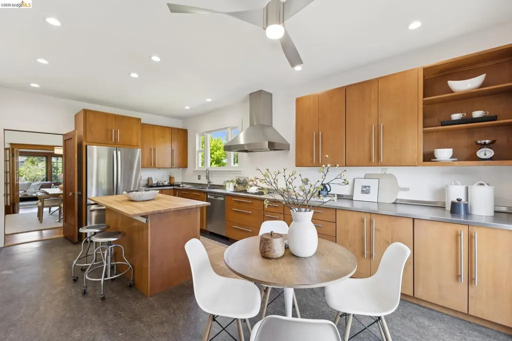 699 Arimo Avenue Oakland CA 94610