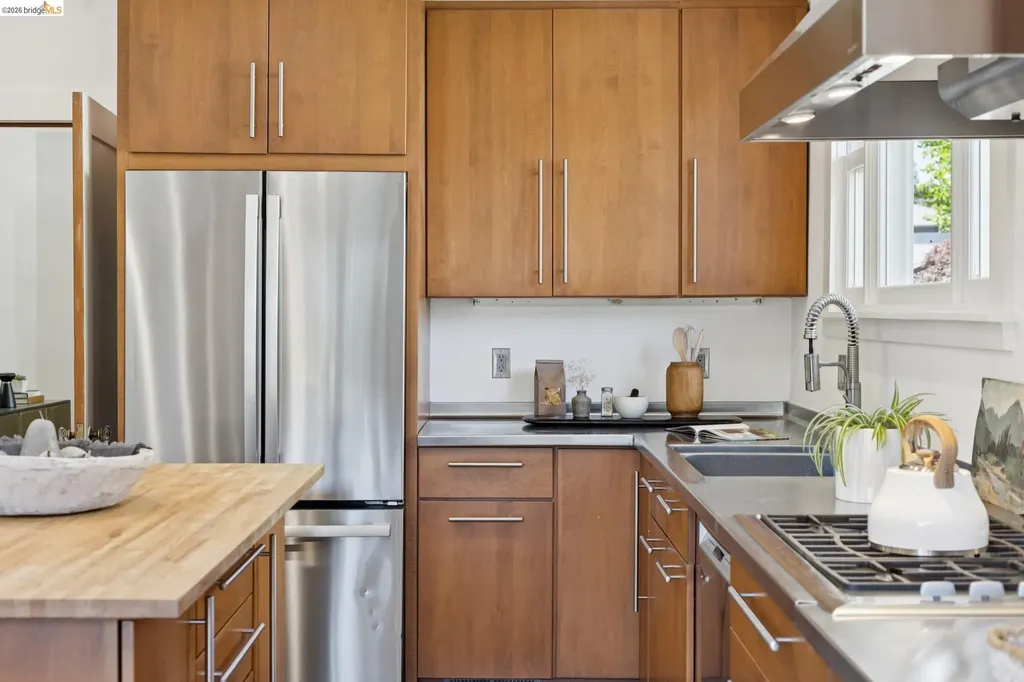 699 Arimo Avenue Oakland CA 94610