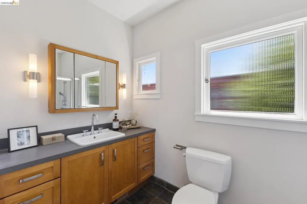 699 Arimo Avenue Oakland CA 94610