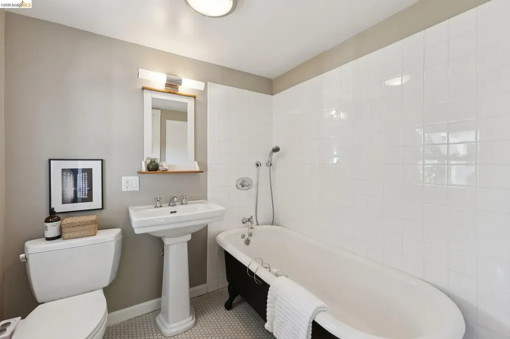 699 Arimo Avenue Oakland CA 94610