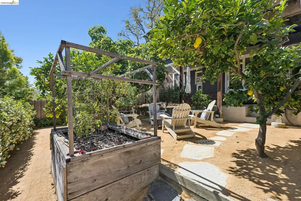 699 Arimo Avenue Oakland CA 94610