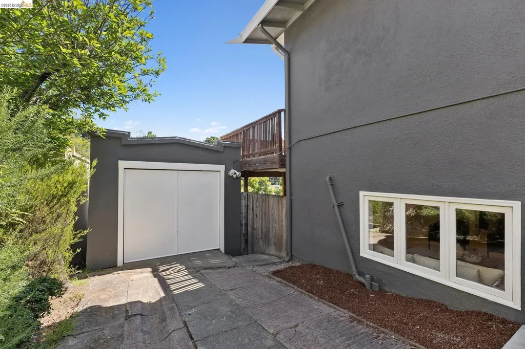 699 Arimo Avenue Oakland CA 94610