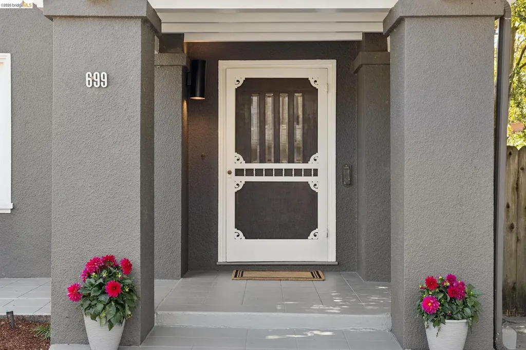 699 Arimo Avenue Oakland CA 94610