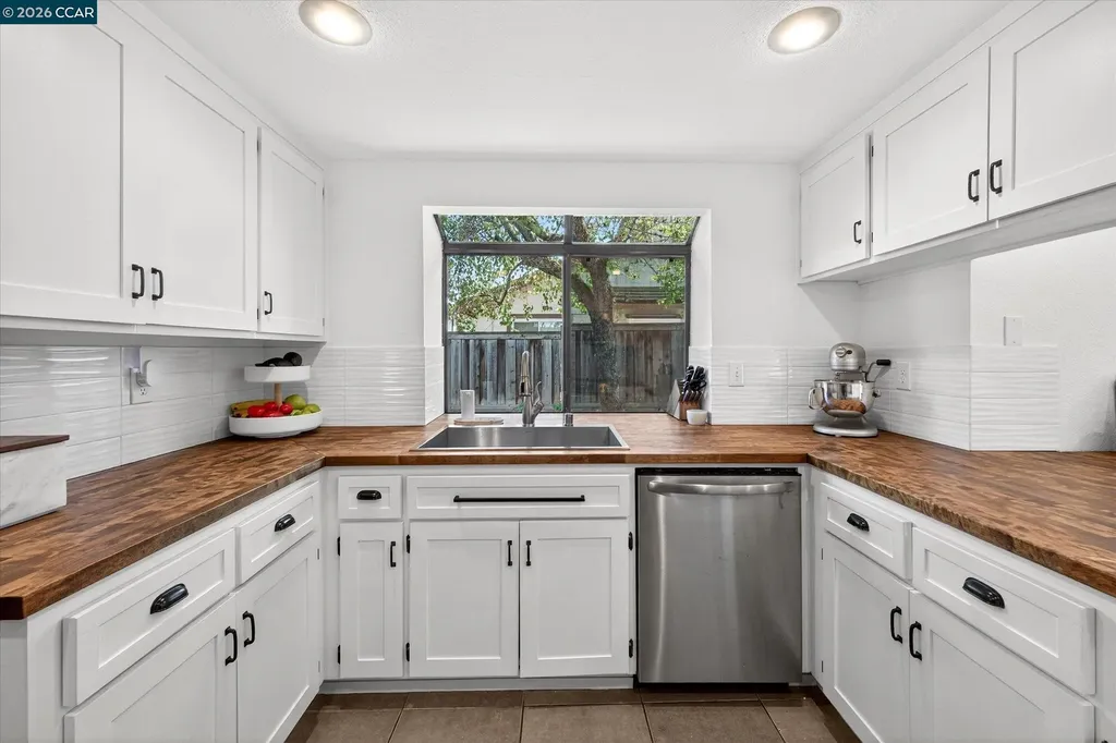2202 Boulder Creek Court Martinez CA 94553