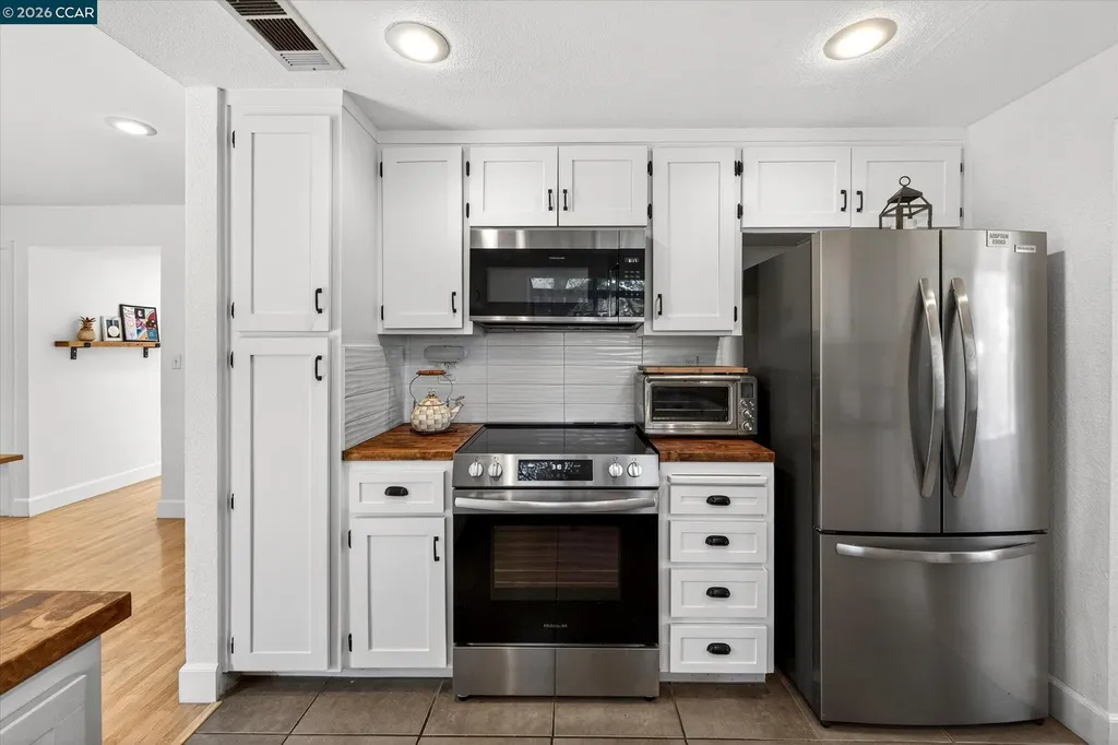 2202 Boulder Creek Court Martinez CA 94553