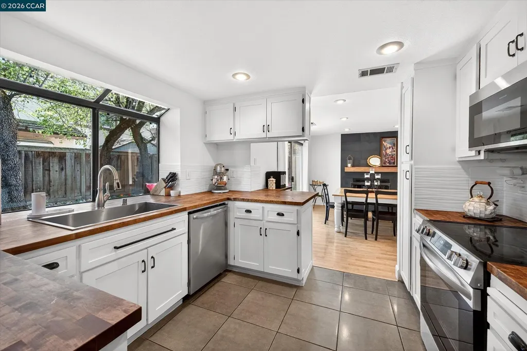 2202 Boulder Creek Court Martinez CA 94553